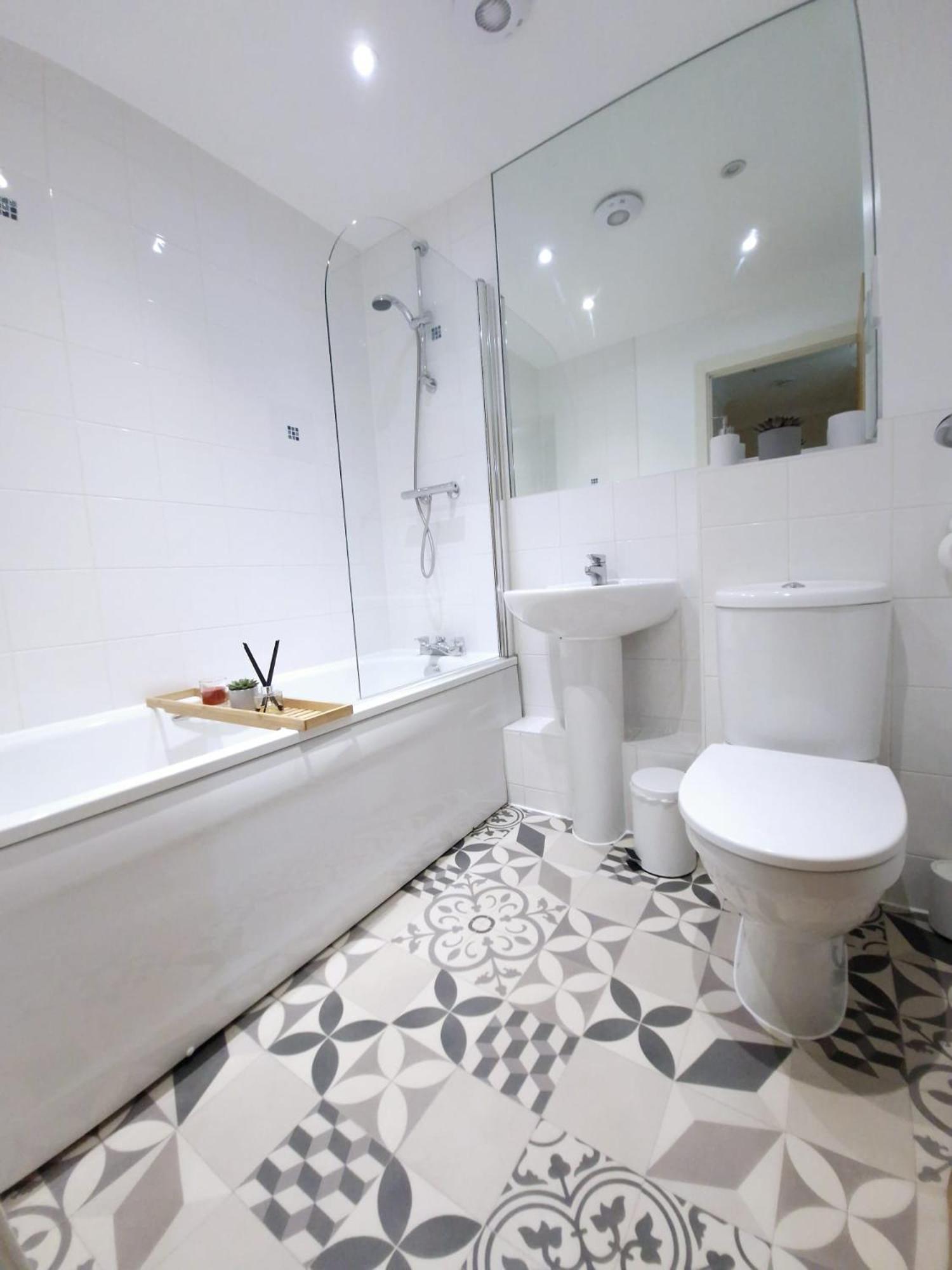 Sleeps9 Parking&Garage 17 Mins To Gatwick, 30 To London Villa Merstham Exterior foto